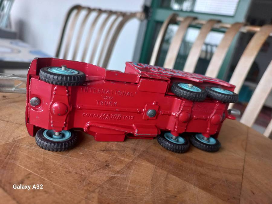 Corgi chipperfield circus crane truck