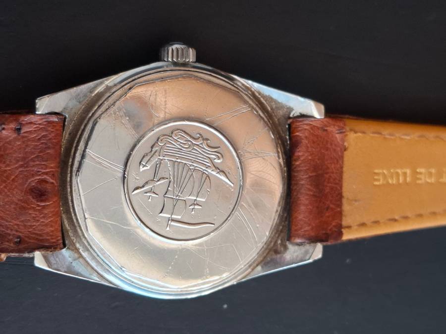 Broken Tissot Watch (Faulty)