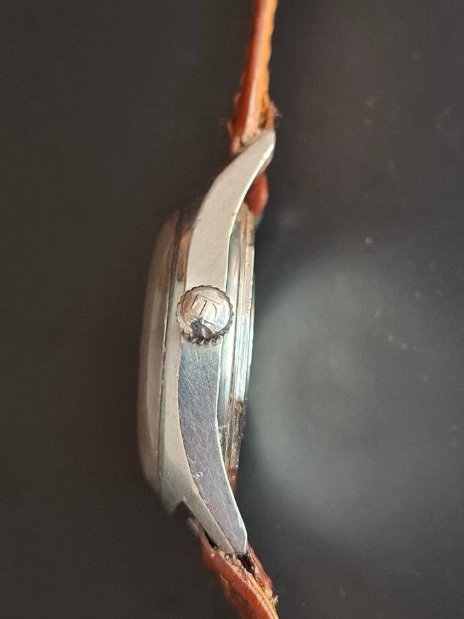 Broken Tissot Watch (Faulty)