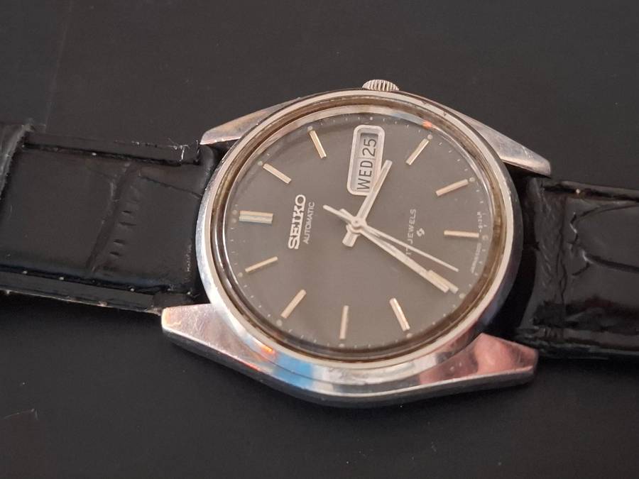 Faulty Seiko Watch(Runs and Stops)