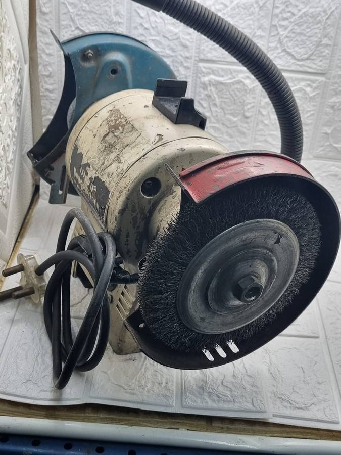BENCH GRINDER 250W W150MM X 19MM ---PRICED TO GO