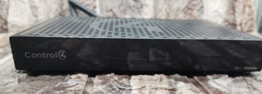 Control4 C4-EA1 V1 Controller WITH ANTENNAS BUT NO POWER CABLES