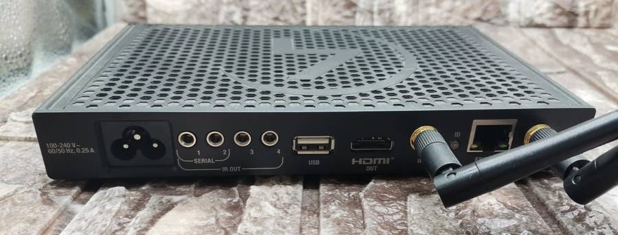 Control4 C4-EA1 V1 Controller WITH ANTENNAS BUT NO POWER CABLES