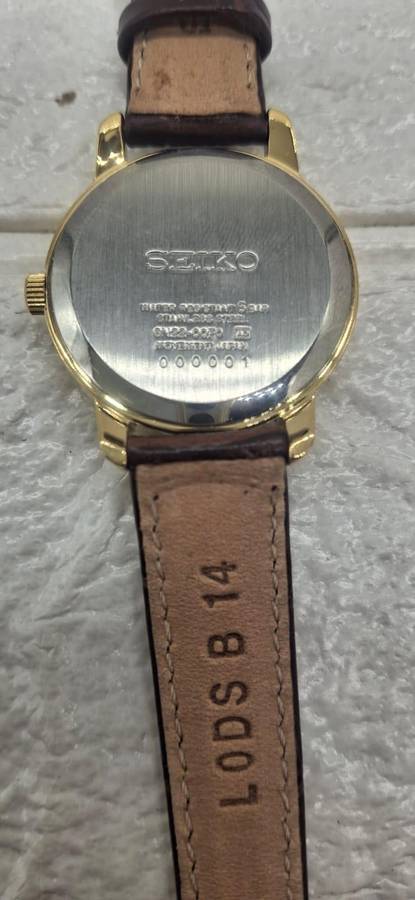 SEIKO WATCH CASE- LEATHER STRAP