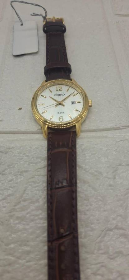 SEIKO WATCH CASE- LEATHER STRAP
