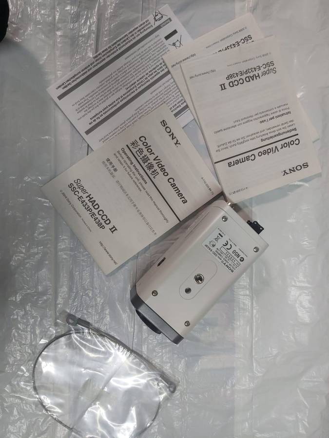 SONY SSC-E433P- DAY/NIGHT 540 LINES COLOR CAMERA ---THIS IS A BARGAIN