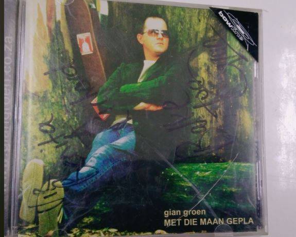 Afrikaanse Kunstenaars Musiek - R10 each