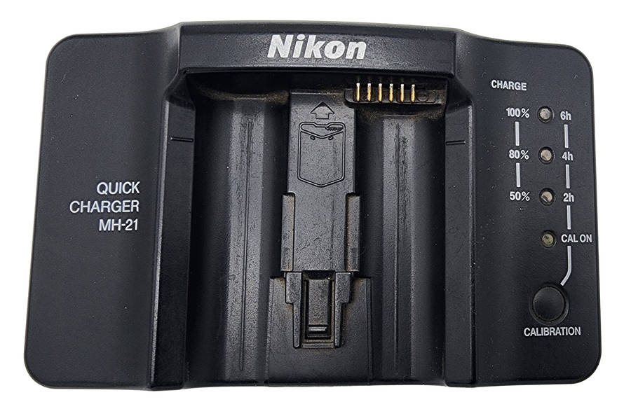 Nikon MH-21 Quick Charger for Nikon EN-EL4 and EN-EL4a Batteries
