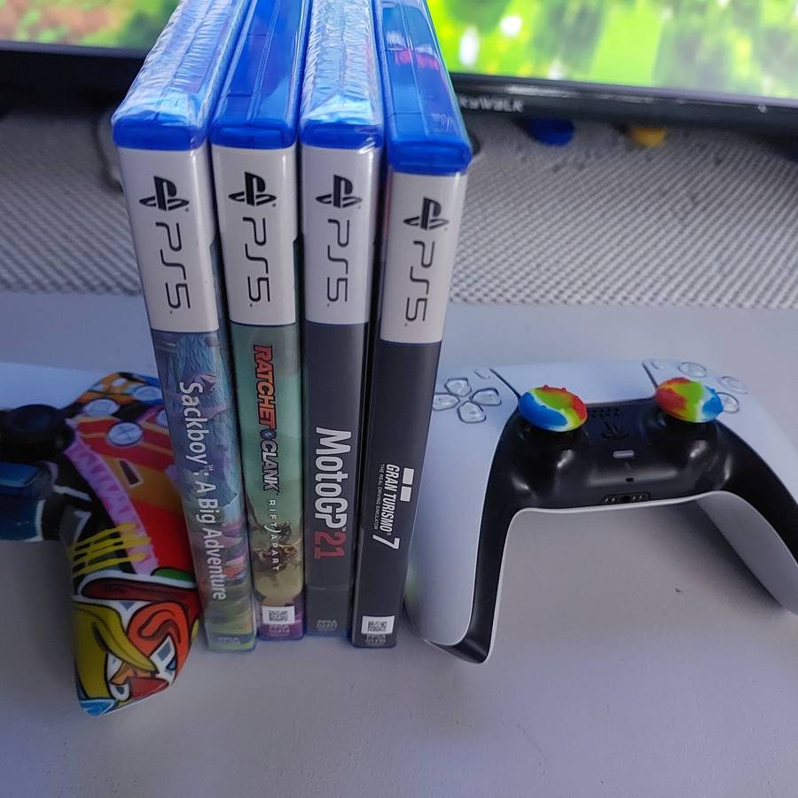 PS5 (Blu-Ray Version)