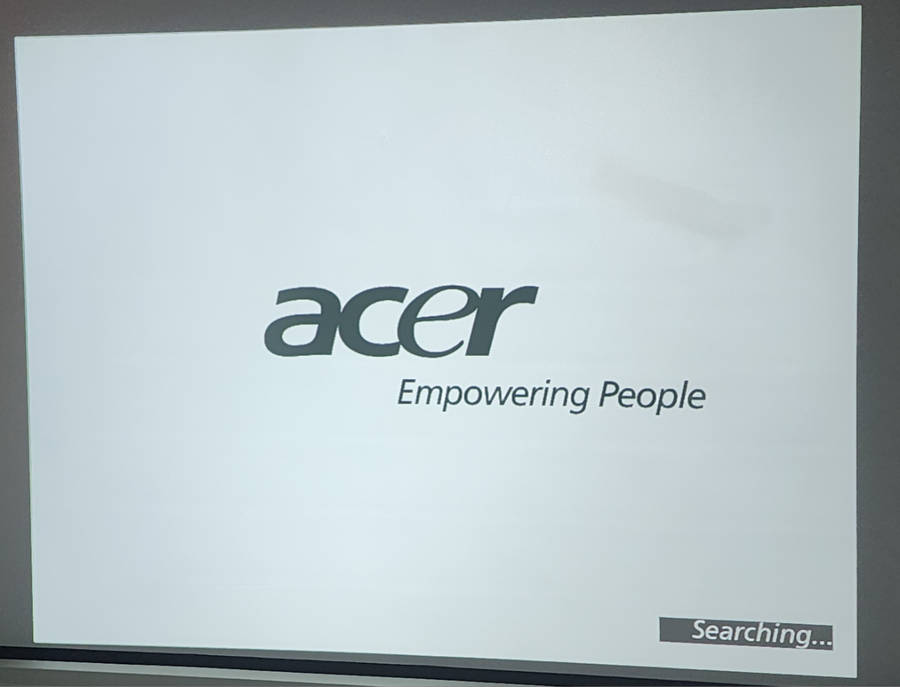 Acer PD523 XGA DLP Projector (2400 Lumens)