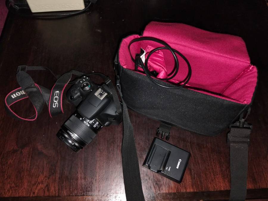 Canon EOS 2000D