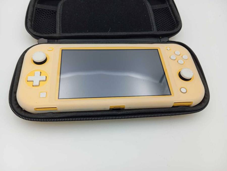 Nintendo Switch Lite  Yellow Fast shipping