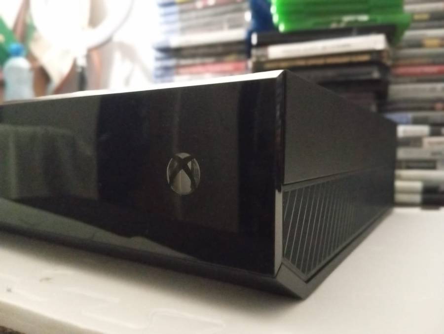 XBOX ONE 1TB Good Condition + Forza 6 Great price!!!