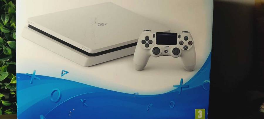 PS4 Limited Edition White 500GB Console with box complete.