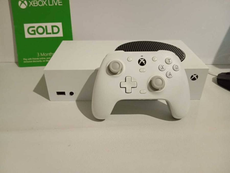 Xbox Series S + 3 Months Xbox Live + GameSir G7 SE Controller  Ultimate Gaming Bundle!