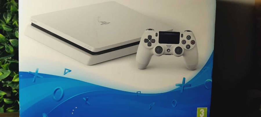 PS4 Limited Edition White 500GB Console with box complete.