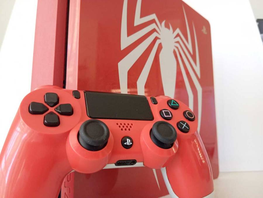 PlayStation 4 Slim Spider-Man Limited Edition  1TB + Game! Fast shipping