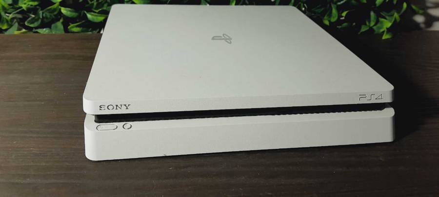 PS4 Limited Edition White 500GB Console with box complete.