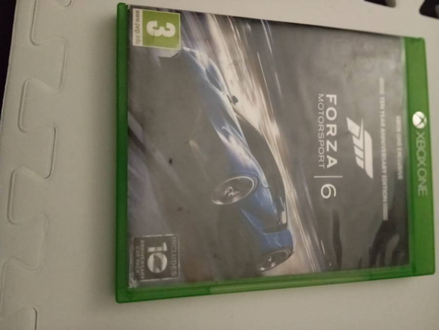 XBOX ONE 1TB Good Condition + Forza 6 Great price!!!