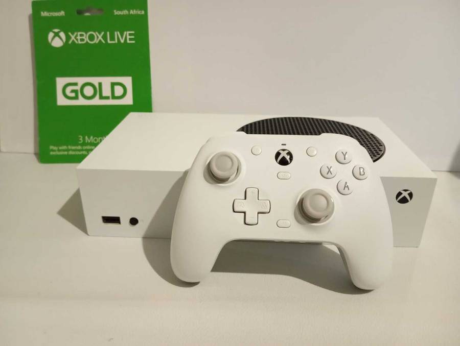 Xbox Series S + 3 Months Xbox Live + GameSir G7 SE Controller  Ultimate Gaming Bundle!