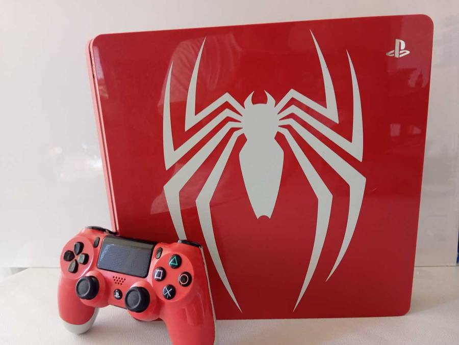 PlayStation 4 Slim Spider-Man Limited Edition  1TB + Game! Fast shipping