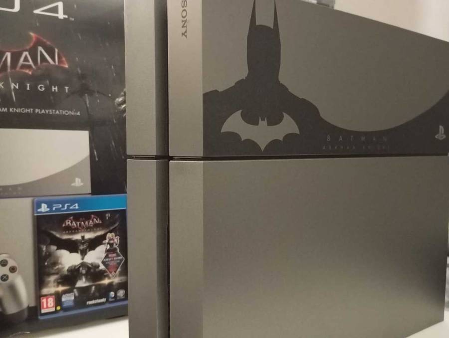 PS4 Limited Edition Batman Console Bundle RARE!!