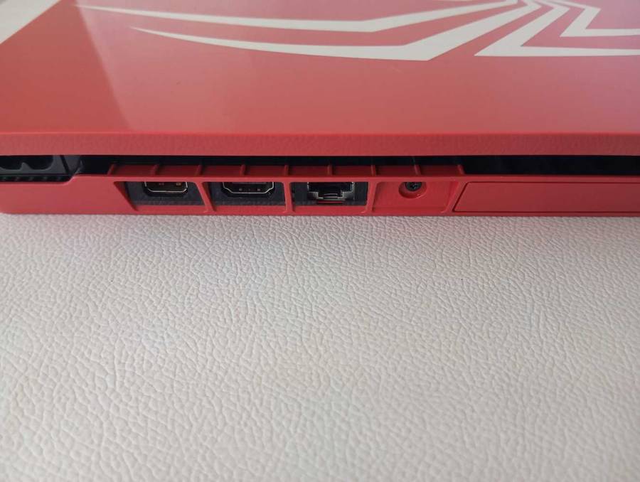 PlayStation 4 Slim Spider-Man Limited Edition  1TB + Game! Fast shipping