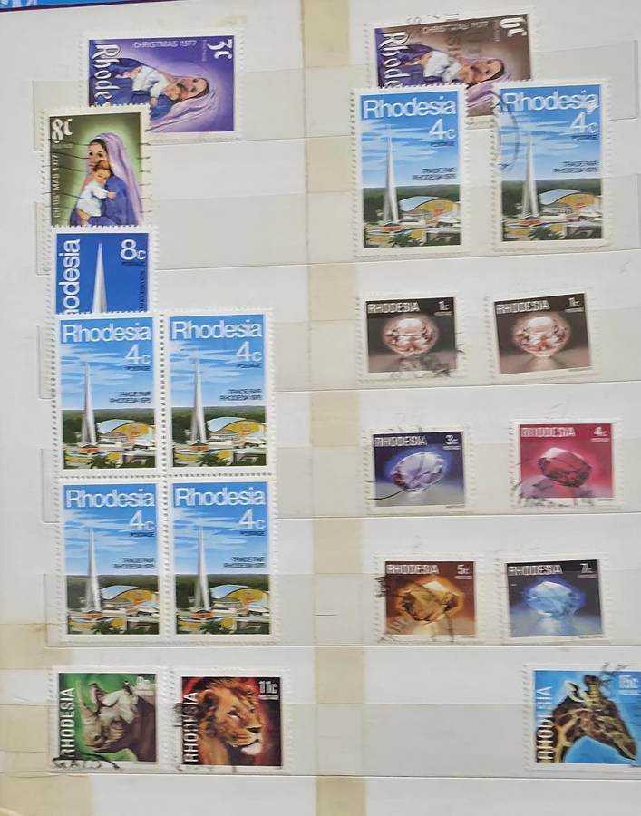 Stock Book: 10 White Pages/ 20 Sides with Used World Mix - Nice Starter