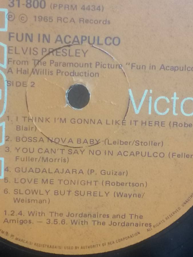 Elvis Presley 'Fun in Acapulco'  Vinyl in excellent condition.