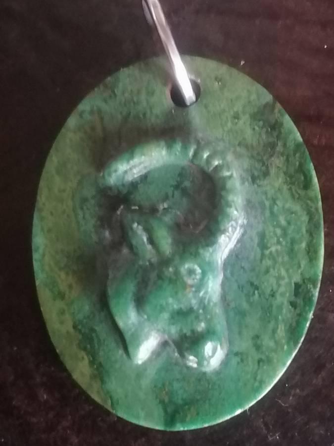 Rare & vinitage Baberton Verdite (Jade) hand carved Buck (835 Silver ring).