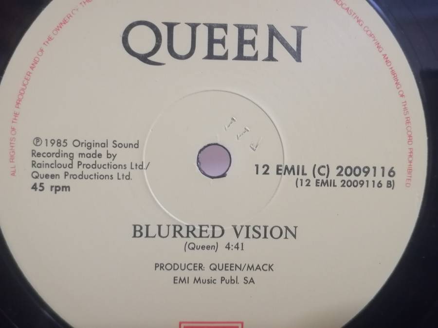 Queen, One Vision, exended vision, vinyl excellent.