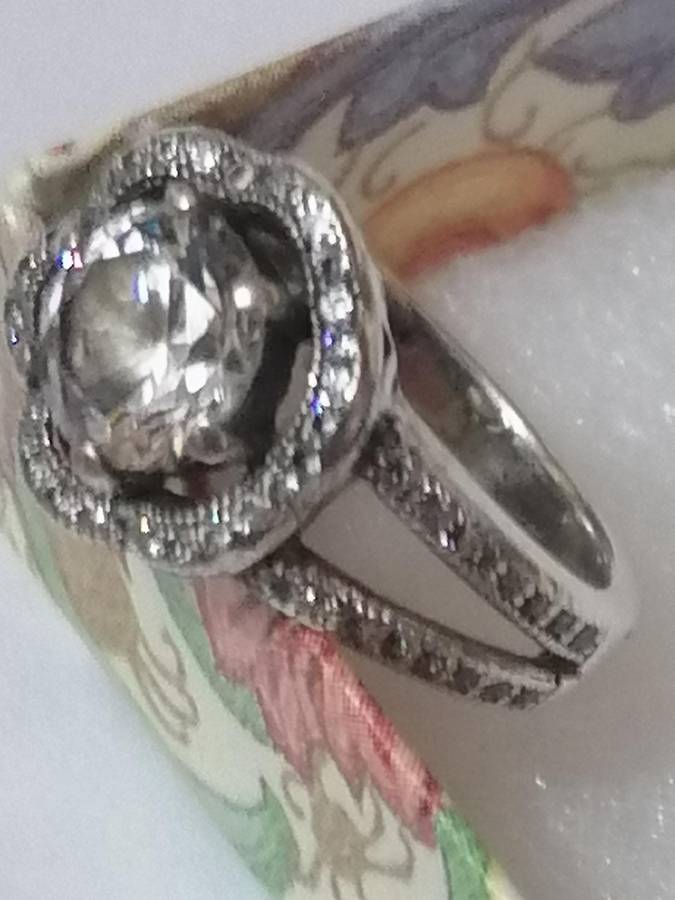 Beautiful fine Sterling Silver 925. Dress ring with CZ stones - Size G.