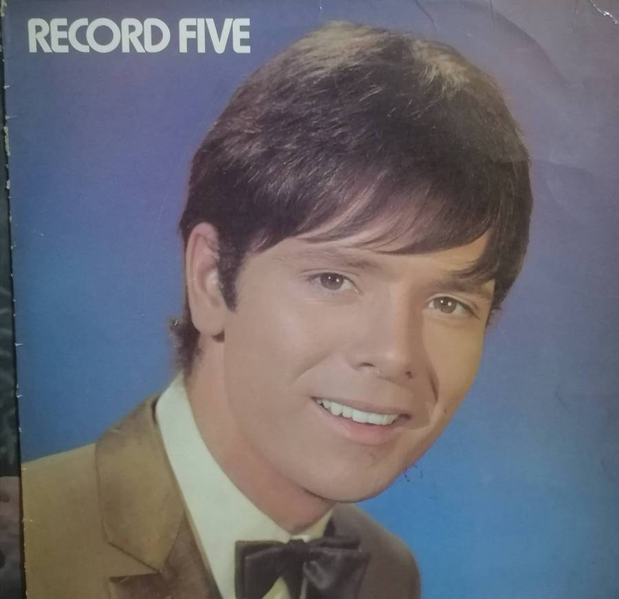 12x Cliff Richard albums, vinyl's very good to good.