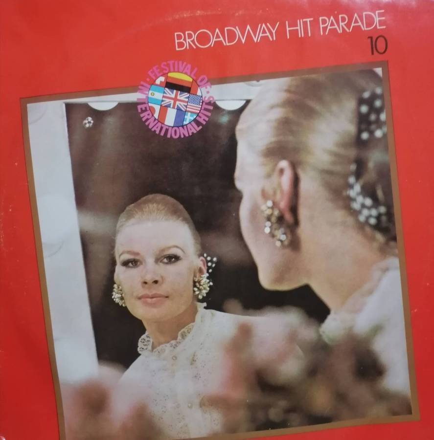 10x Festival of International hits volumes, vinyl's mostly excellent.