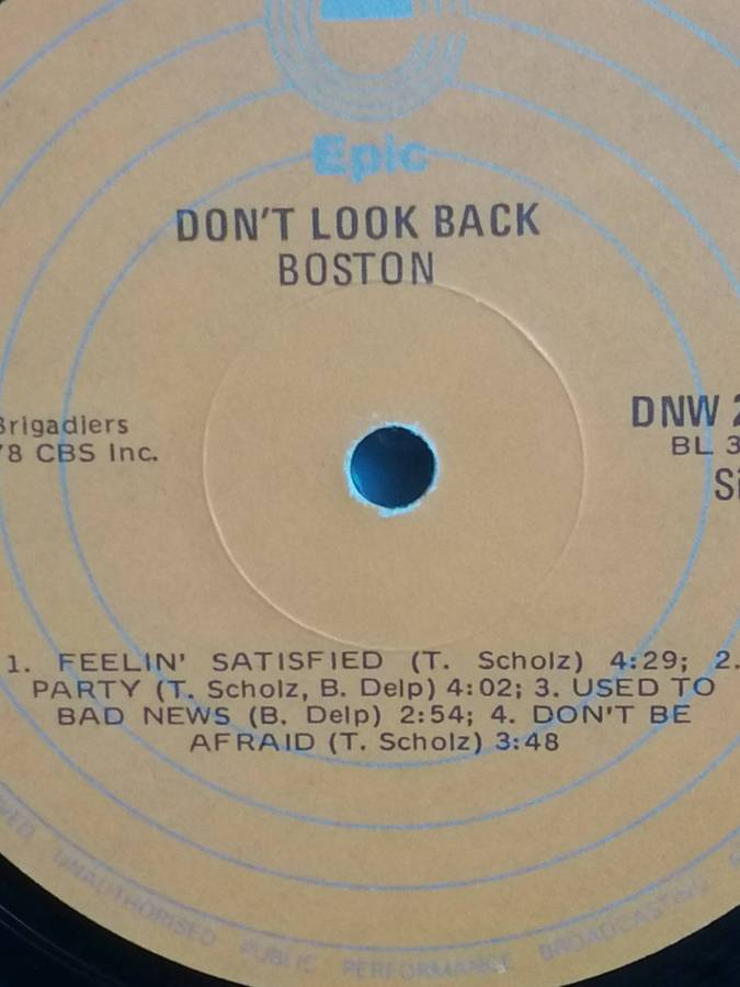 Boston, Don't look back, vinyl very good.
