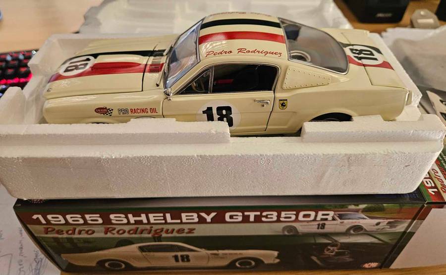 1965 Shelby GT350R - 1/18 Acme