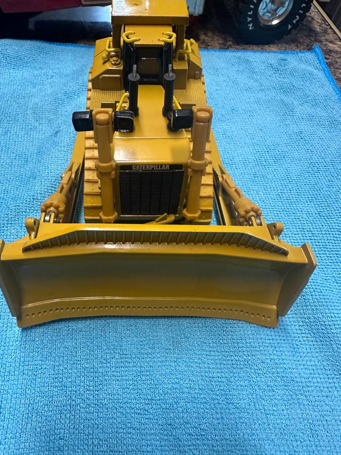 DINKY TOYS ( CATERPILLAR