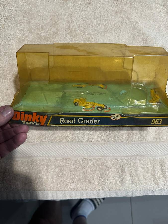 DINKY TOYS