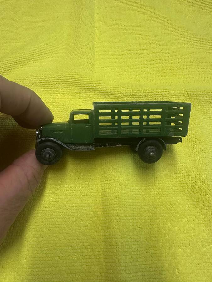 DINKY TOYS