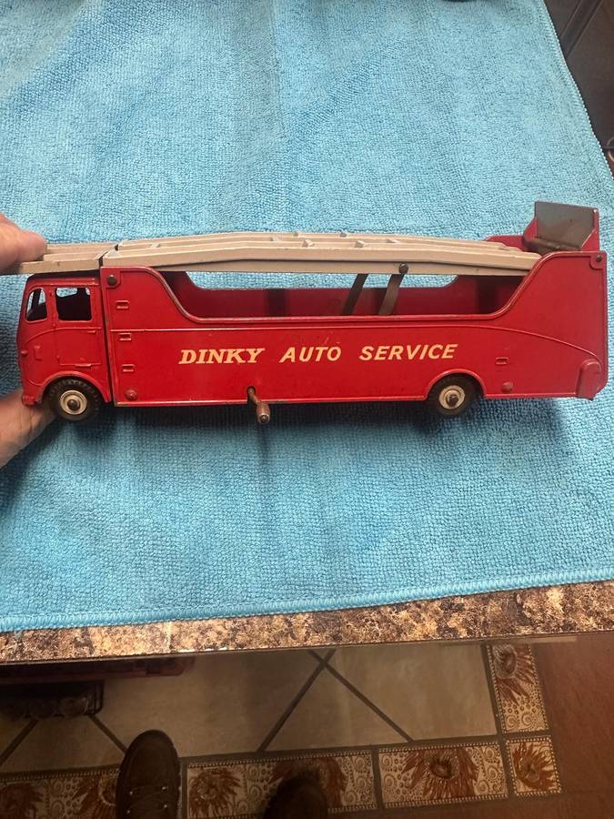 DINKY TOYS