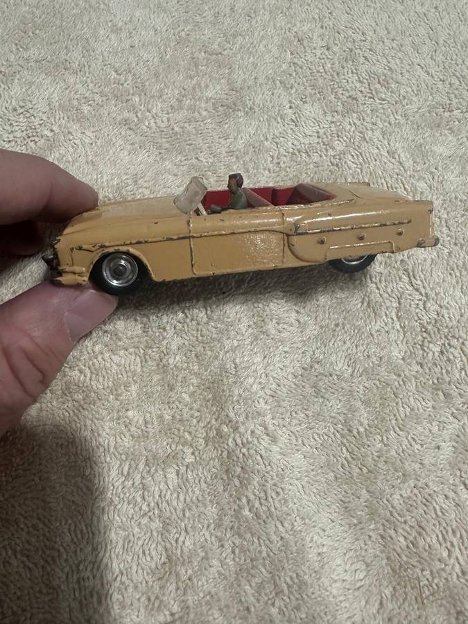 DINKY TOYS