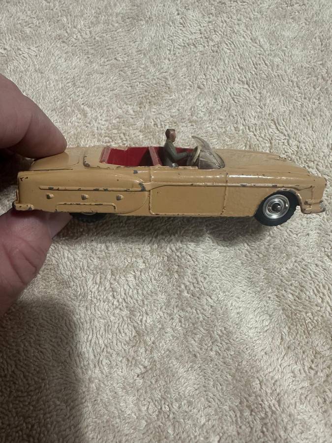 DINKY TOYS