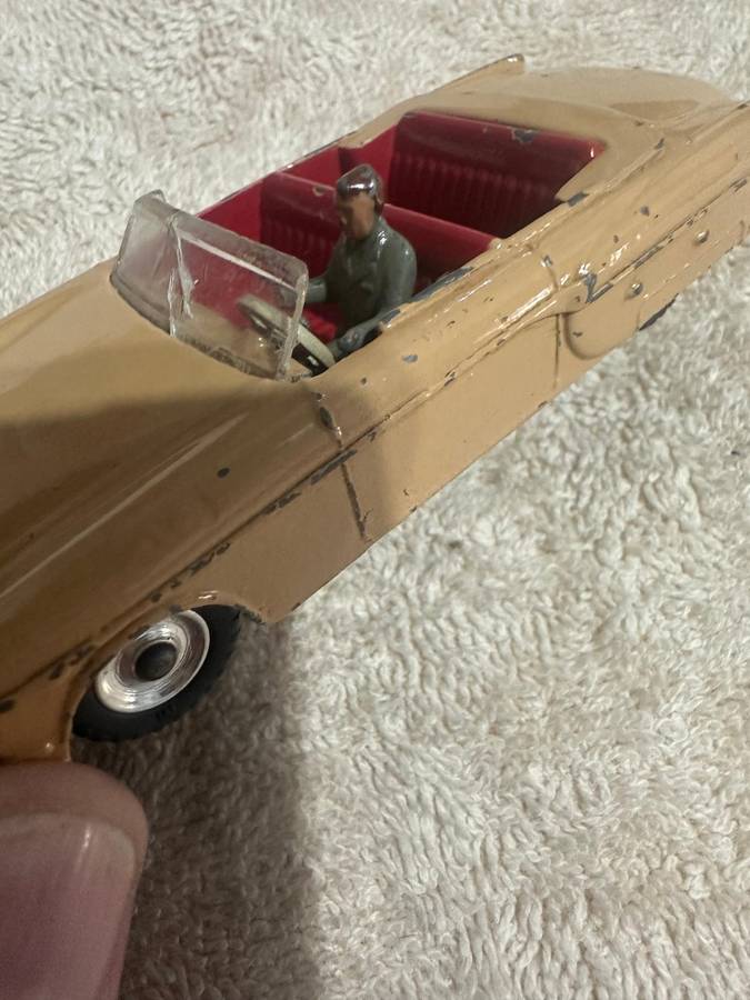 DINKY TOYS