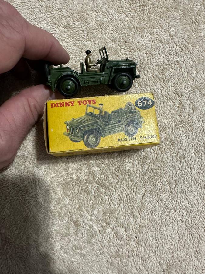 DINKY TOYS