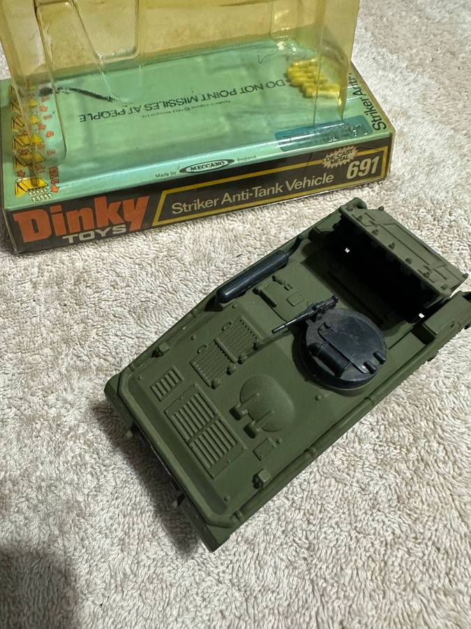 DINKY TOYS