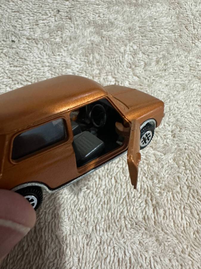 DINKY TOYS