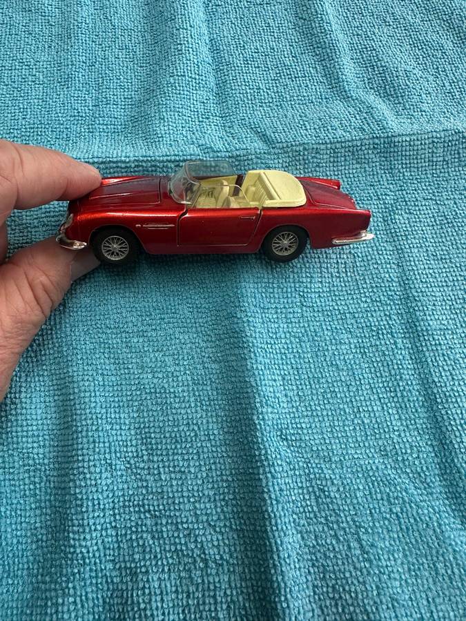 DINKY TOYS