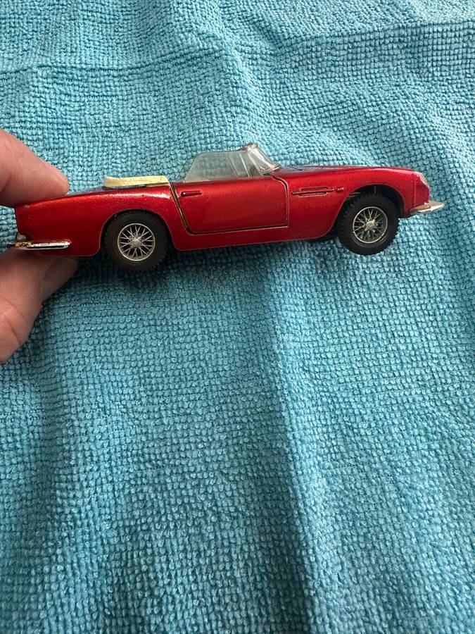 DINKY TOYS