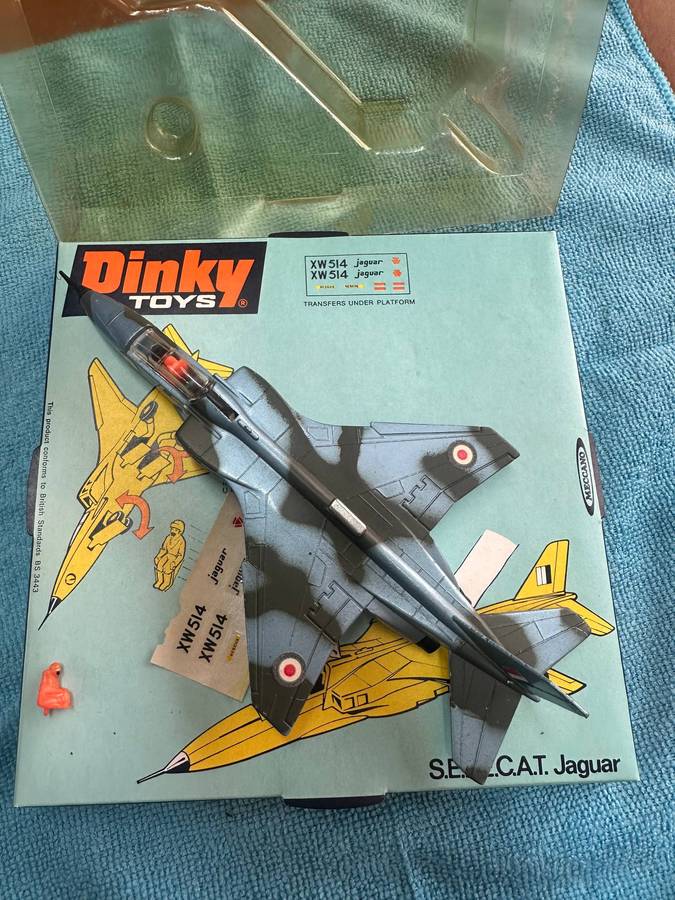 DINKY TOYS