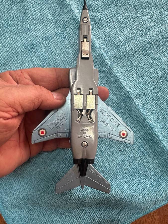 DINKY TOYS
